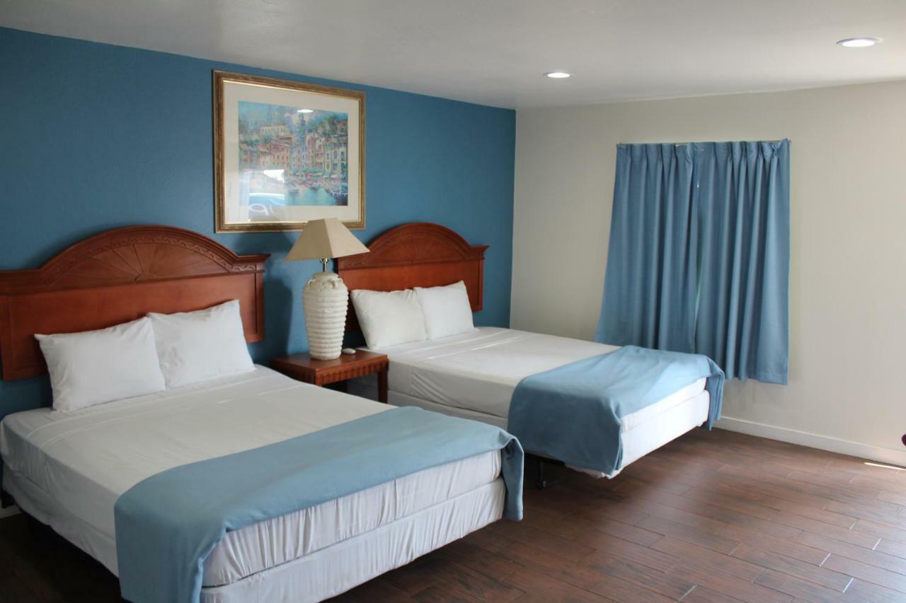 Oceanside Inn & Suites Экстерьер фото