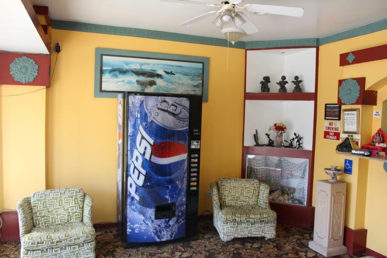 Oceanside Inn & Suites Экстерьер фото