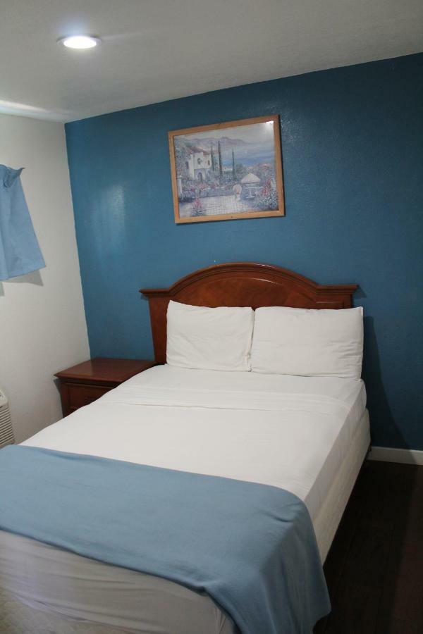 Oceanside Inn & Suites Экстерьер фото